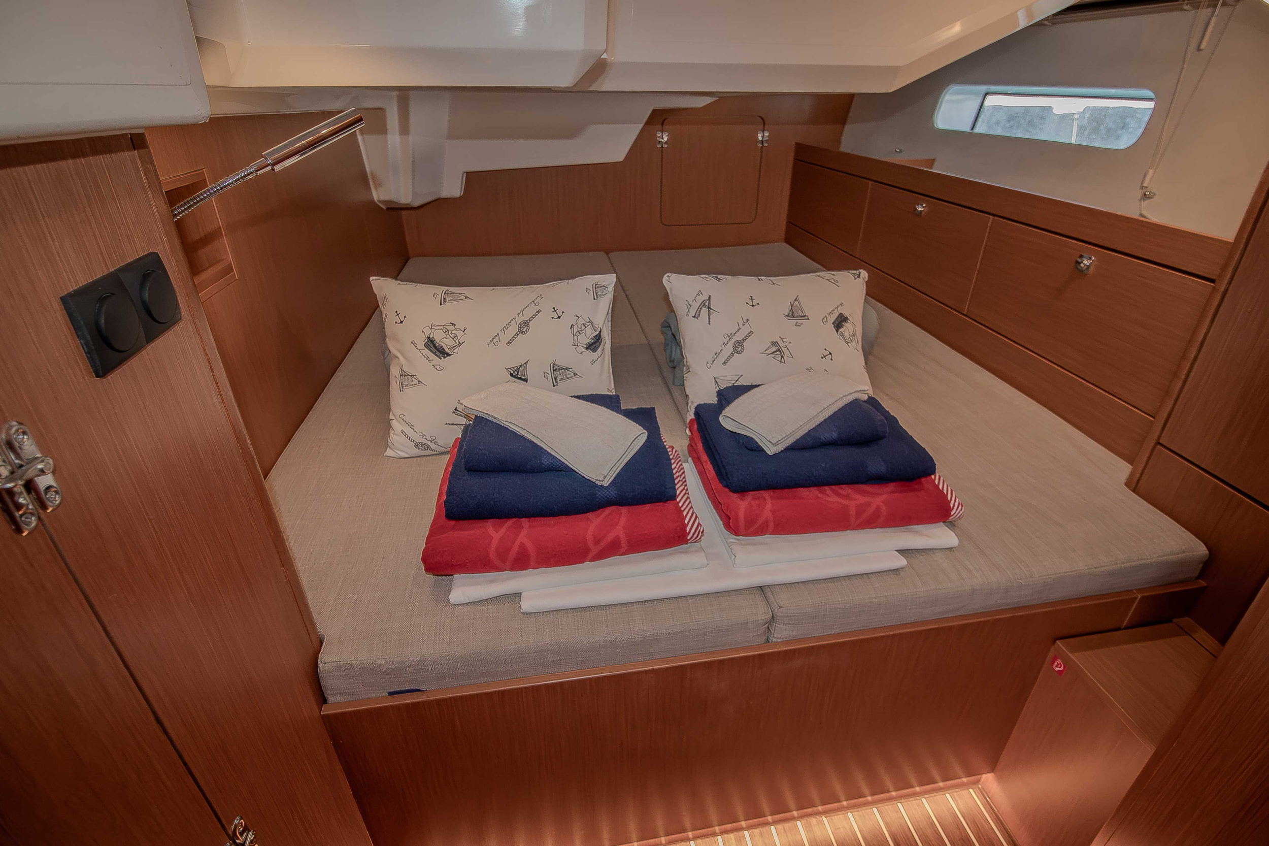 Bavaria C46 - 4 cab. — photo 17