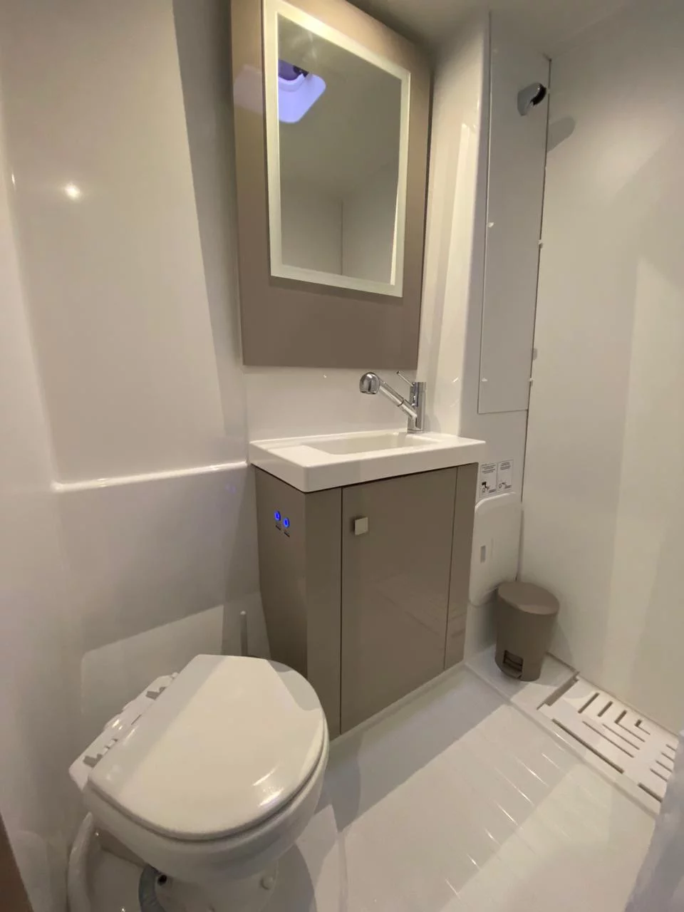 Fountaine Pajot Astrea 42 - 4 + 2 cab. (Ooga Chaka)  - 11