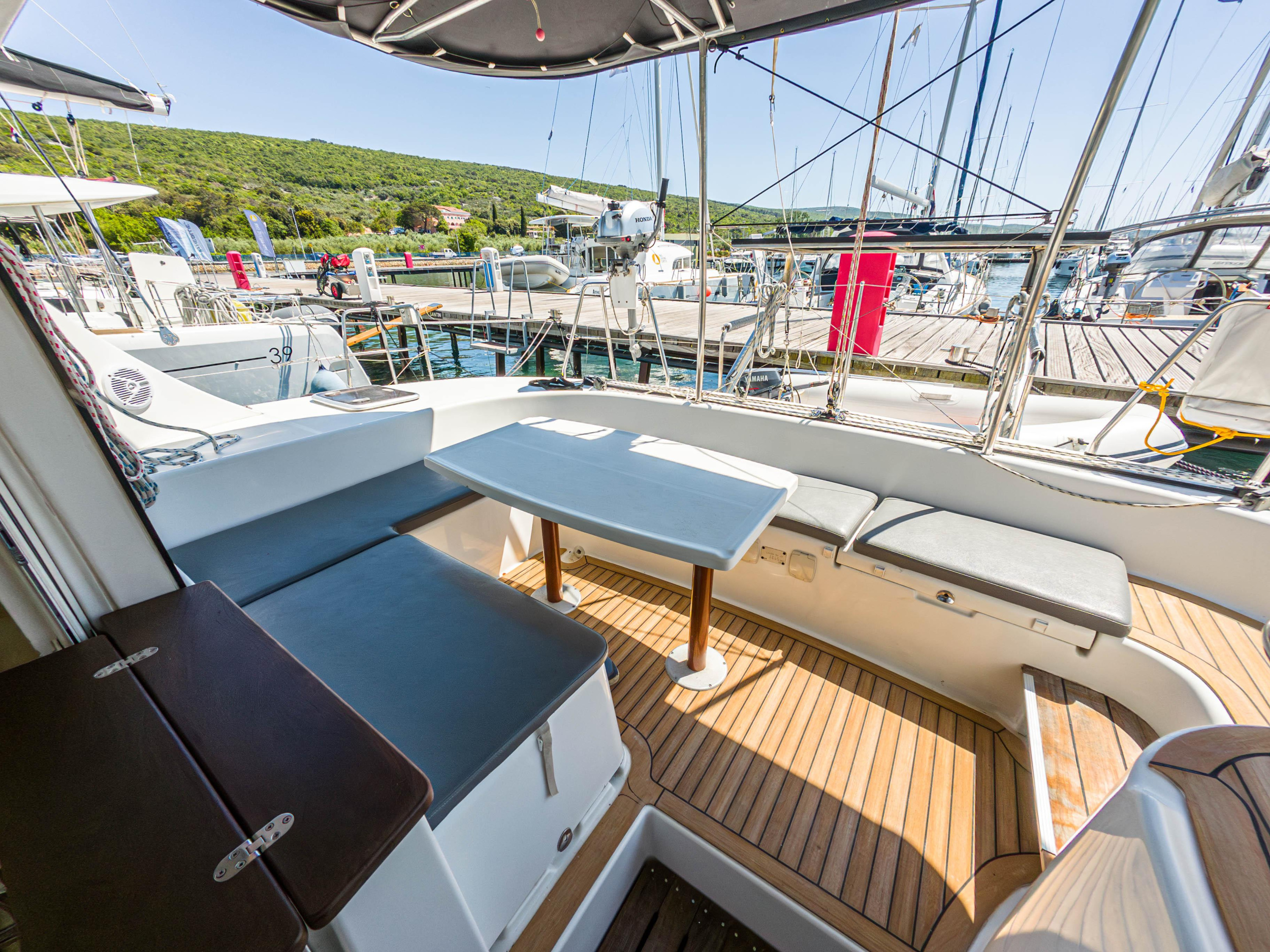 Photo #21 - Lagoon 380 S2 - 4 + 2 cab. (Relax) in Krk - 42713