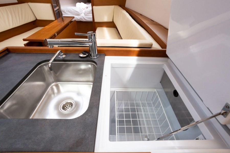Sun Odyssey 349 - 3 cab. — photo 19