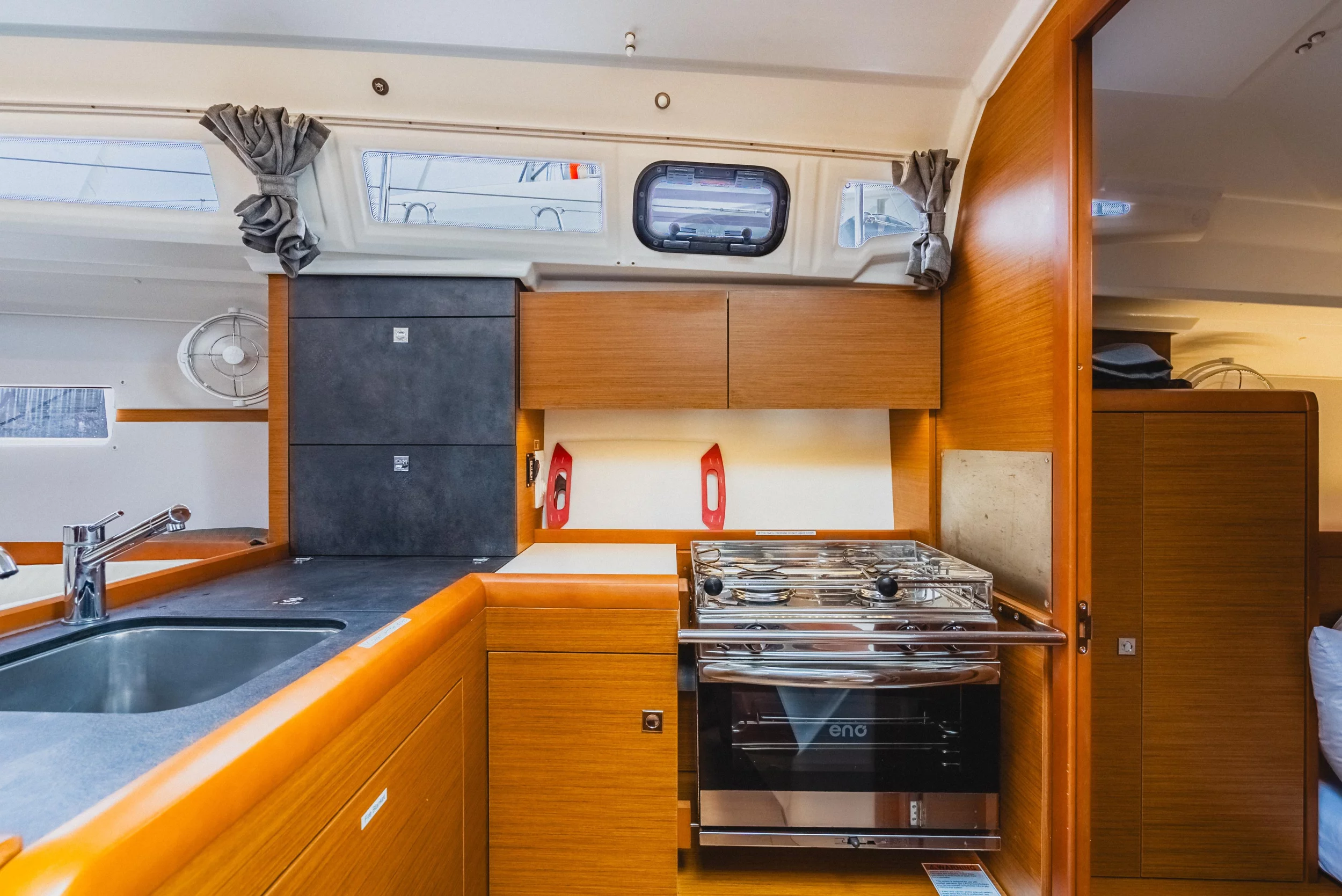 Sun Odyssey 349 (Minx)  - 21