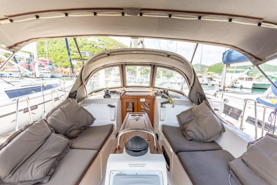 Bavaria 37 - 2 cab. — photo 11