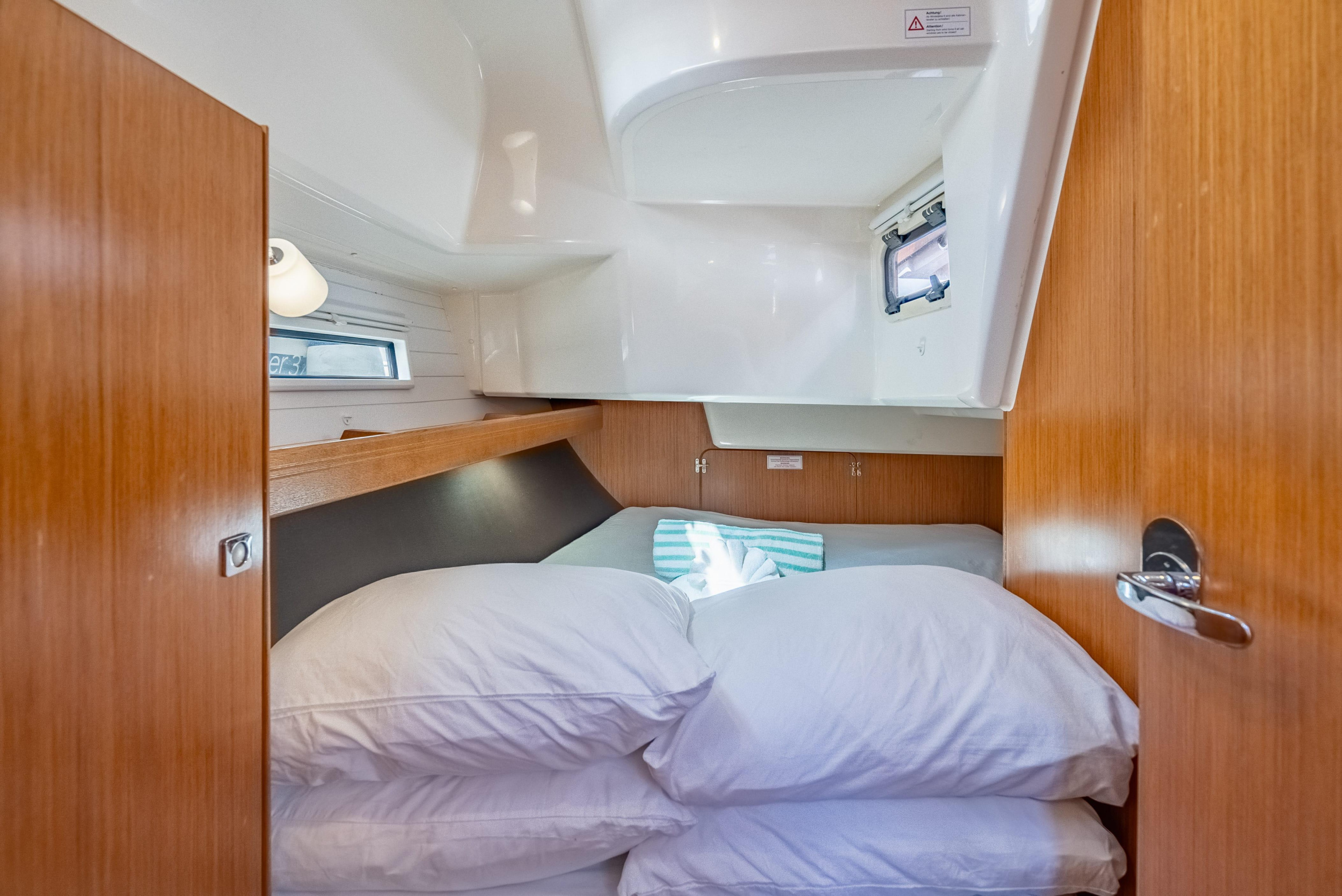 Bavaria 37 - 2 cab. — photo 21