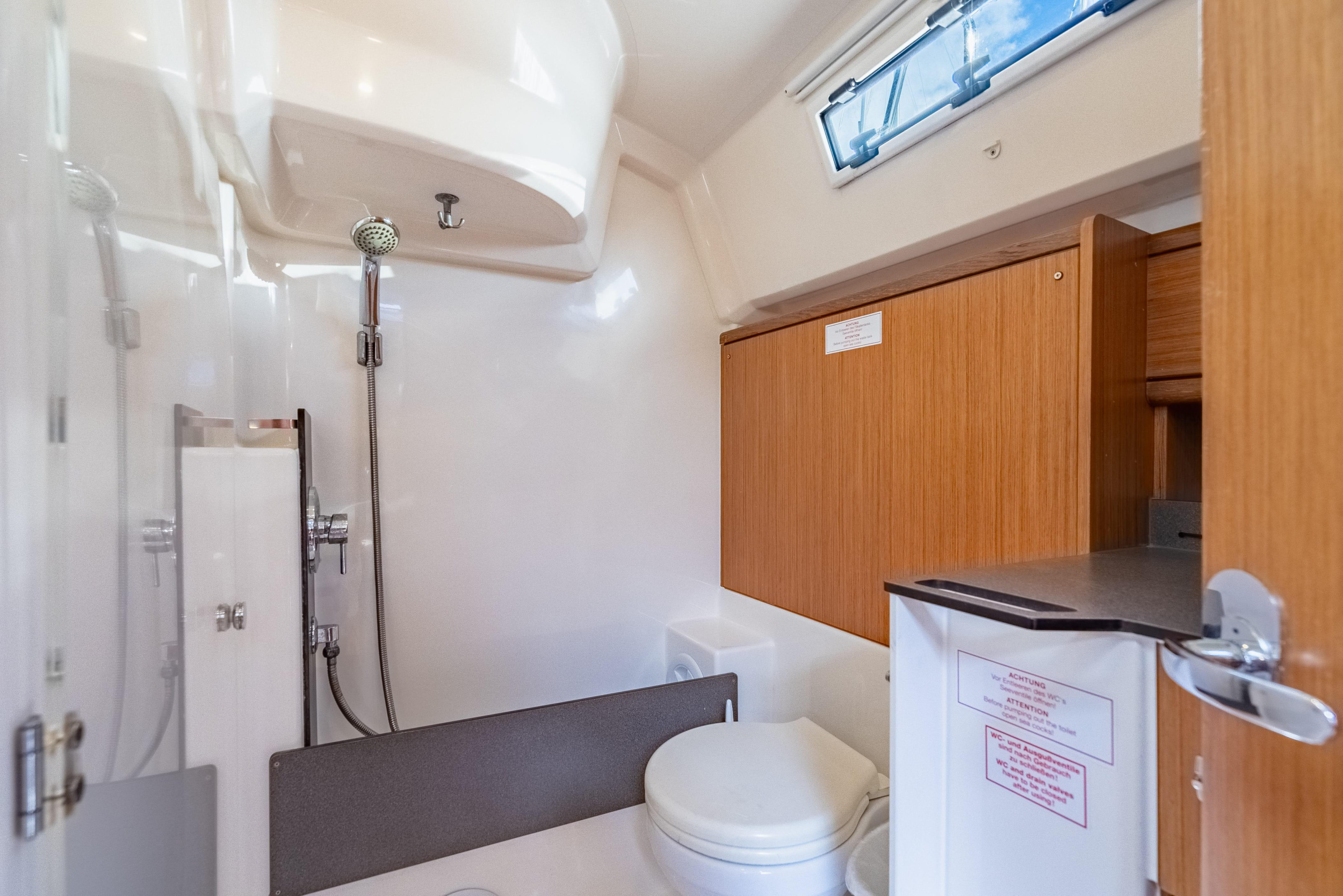 Bavaria 37 - 2 cab. — photo 22