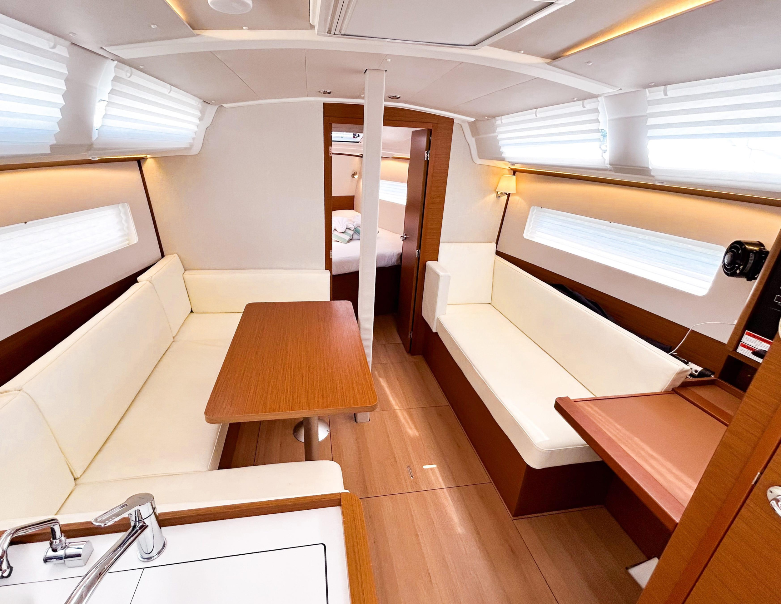 Sun Odyssey 380 - 2 cab. — photo 13