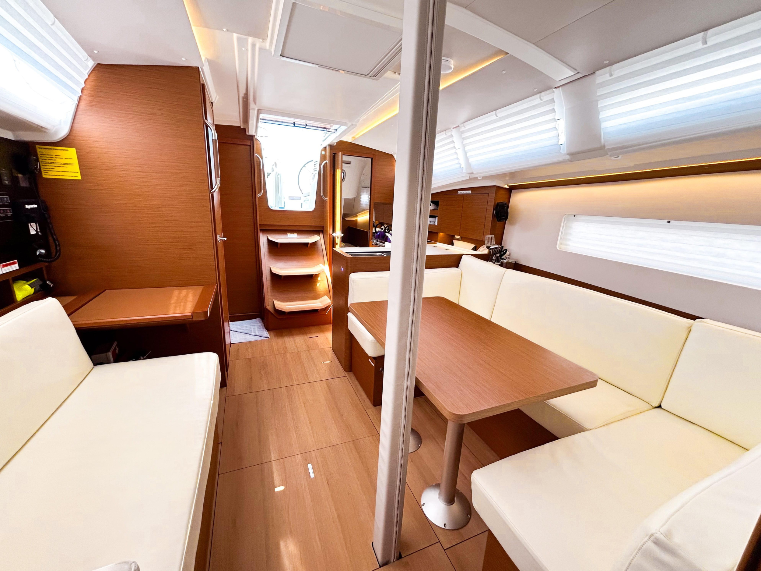 Sun Odyssey 380 - 2 cab. — photo 14