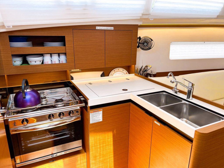 Sun Odyssey 380 - 2 cab. — photo 15