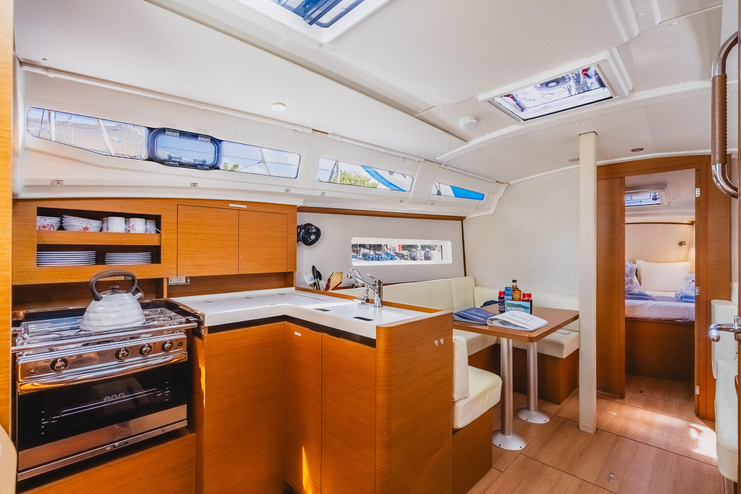 Sun Odyssey 380 - 3 cab. — photo 20