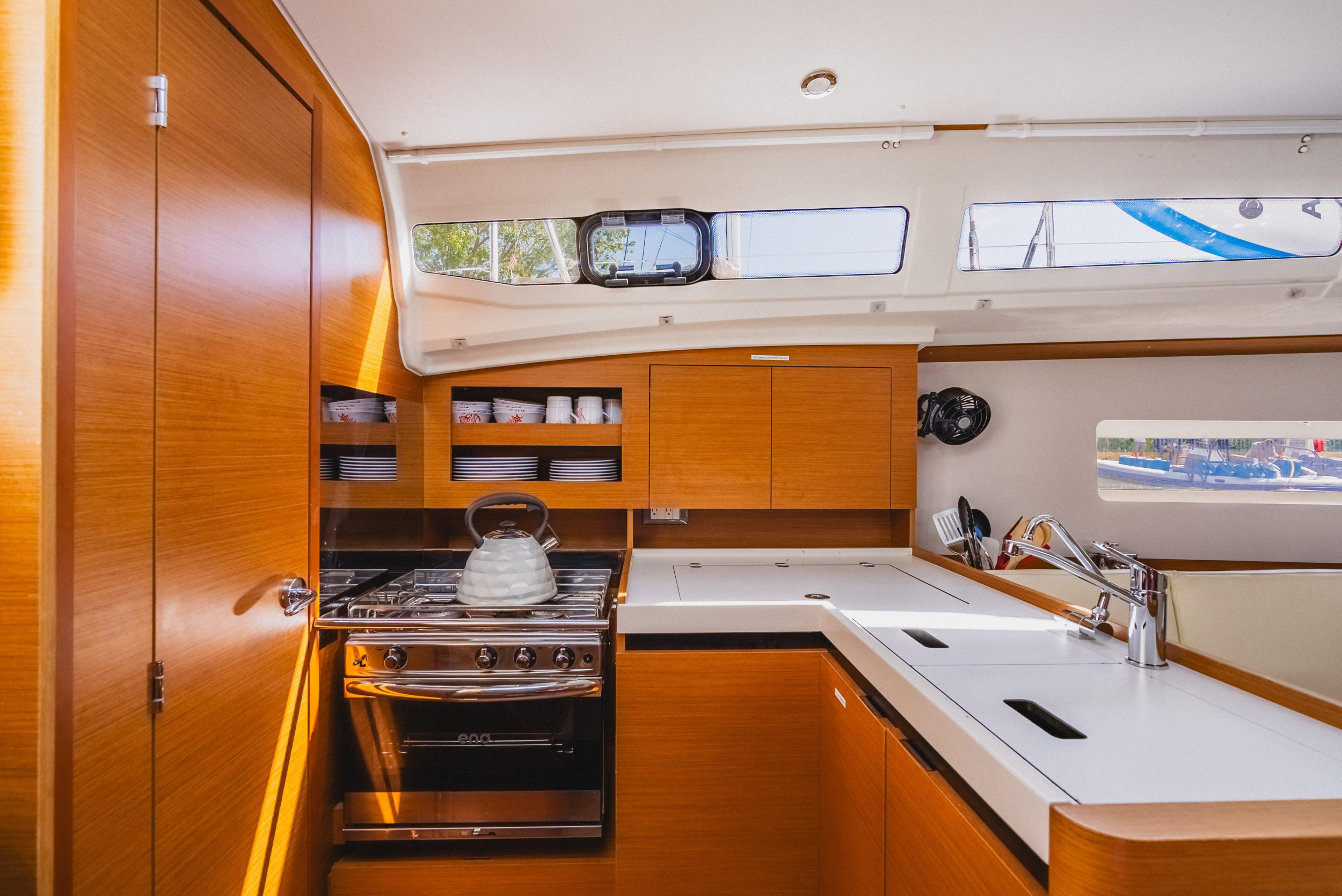 Sun Odyssey 380 - 3 cab. — photo 21