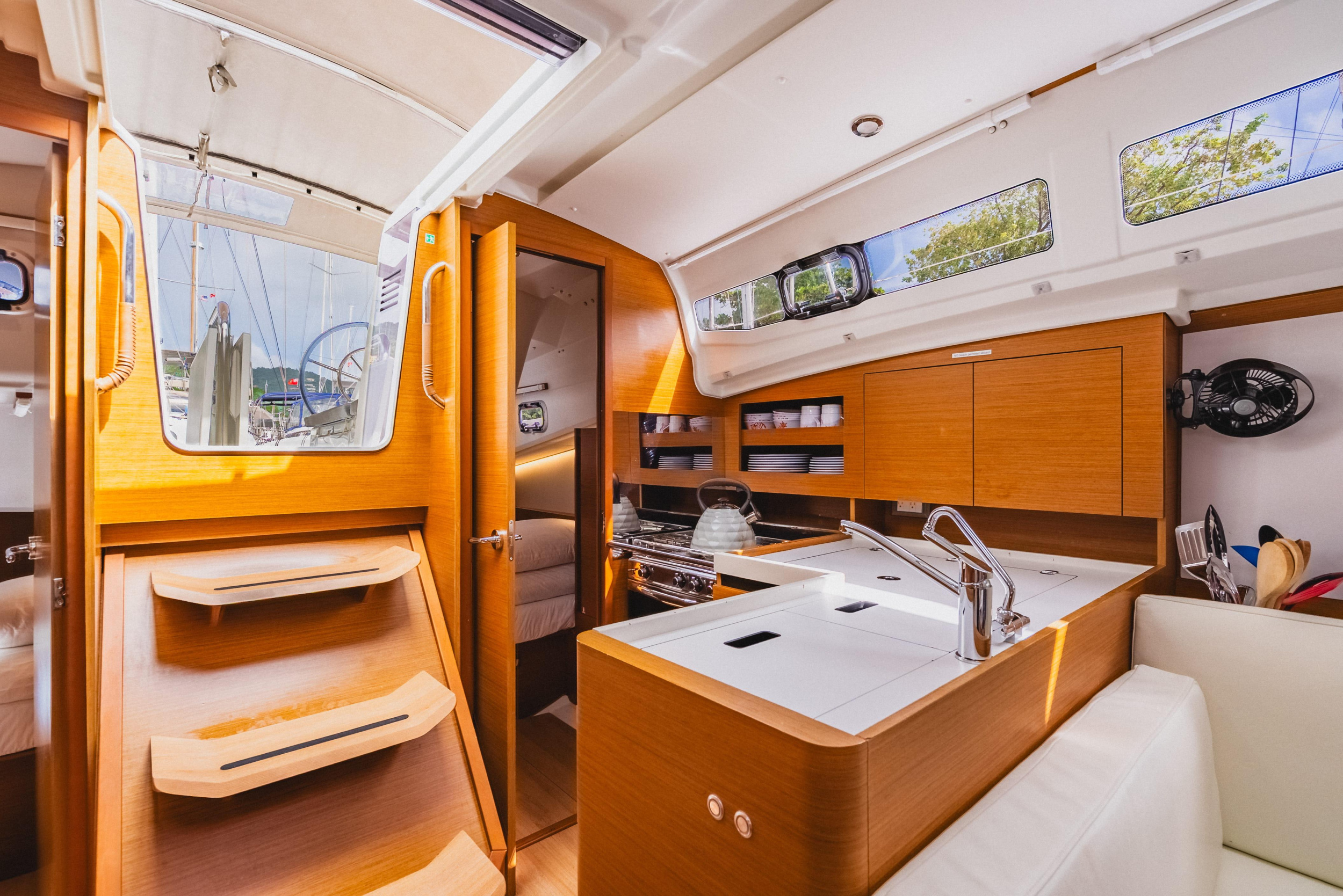 Sun Odyssey 380 - 3 cab. — photo 22