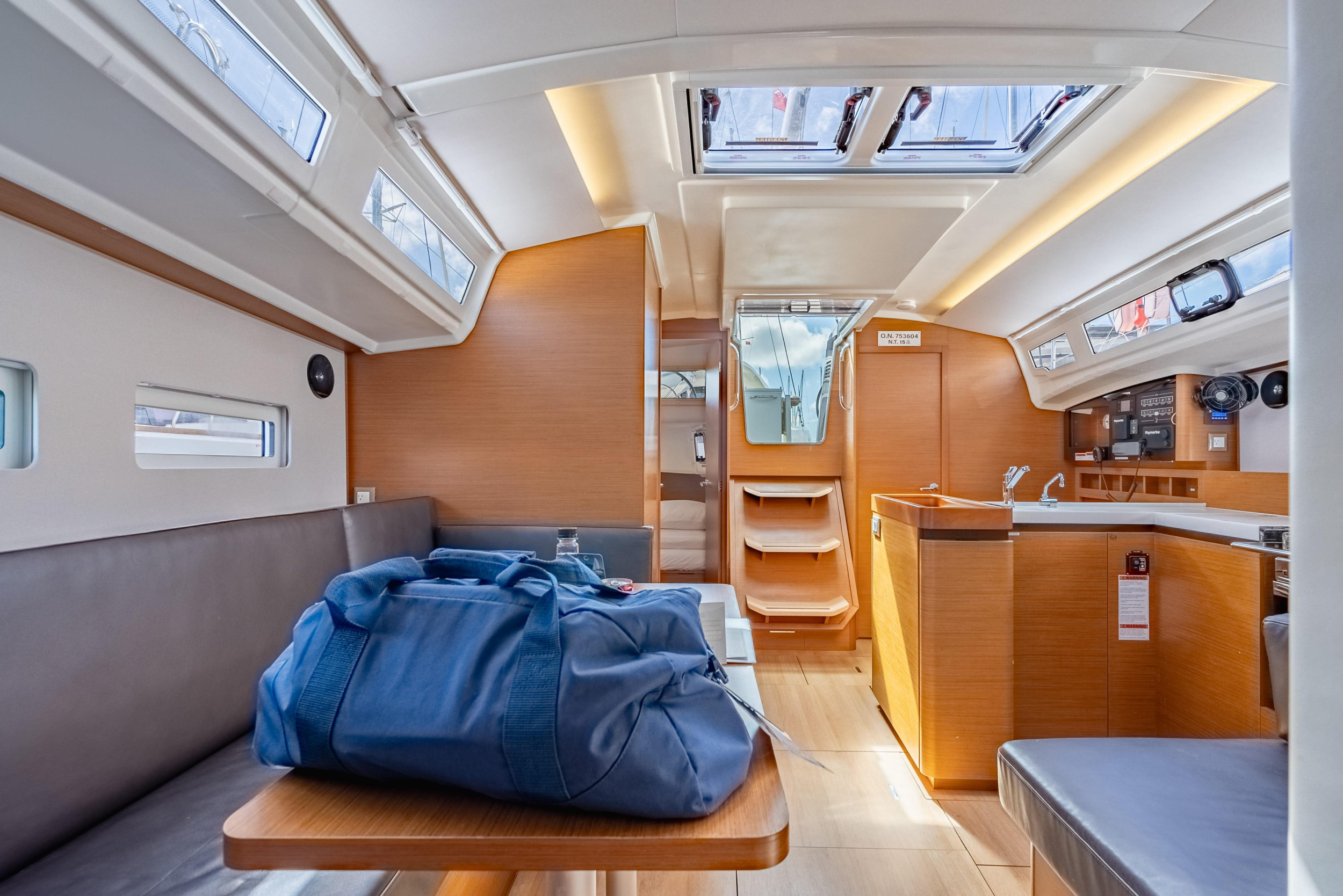 Sun Odyssey 410 - 3 cab. — photo 7