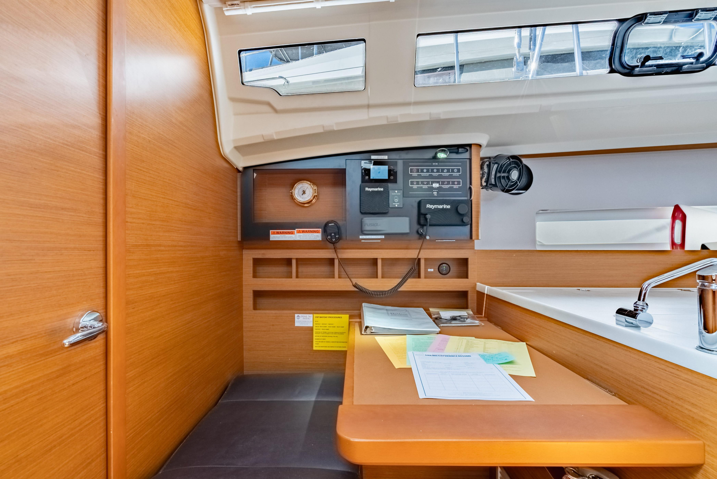 Sun Odyssey 410 - 3 cab. — photo 8