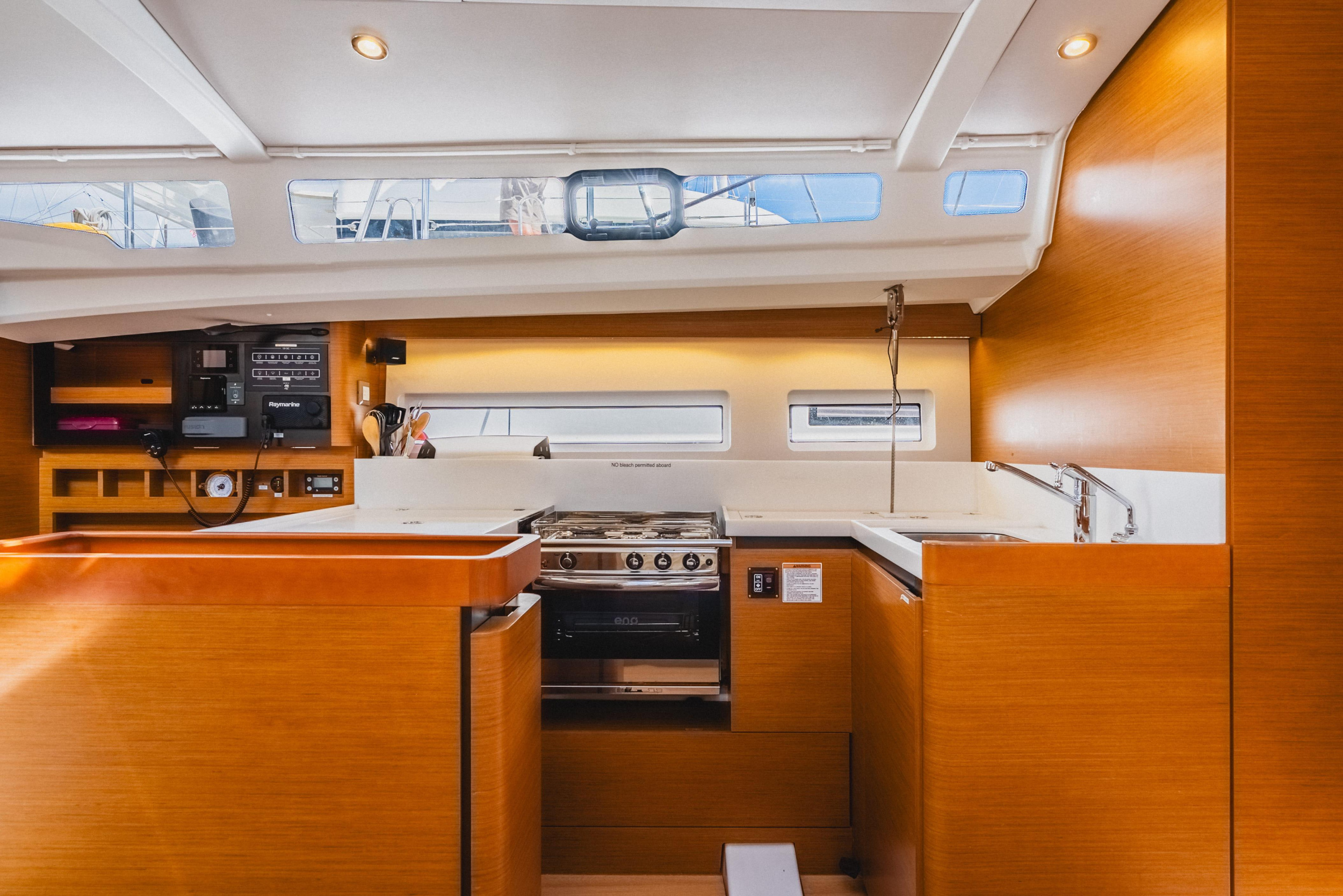 Sun Odyssey 440 - 3 cab. — photo 23