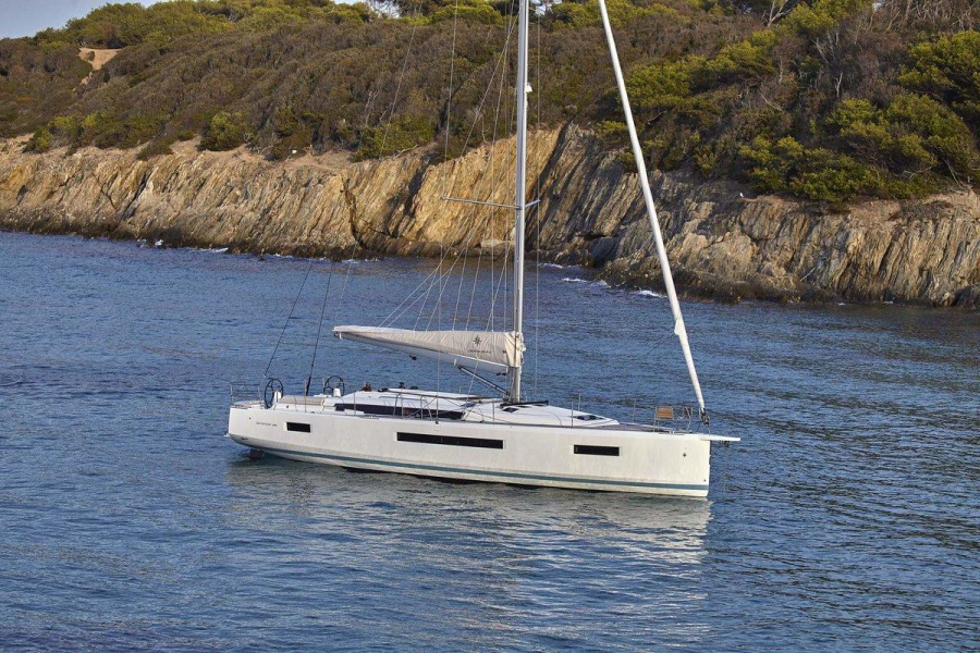 Photo #1 - Sun Odyssey 490 - 3 cab. (Hakuna Matata IV) in Resort & Marina - 42777