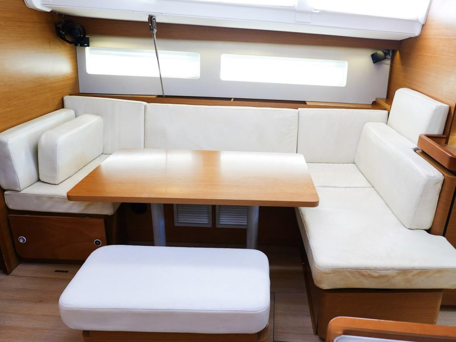 Sun Odyssey 490 - 4 + 1 cab. — photo 24