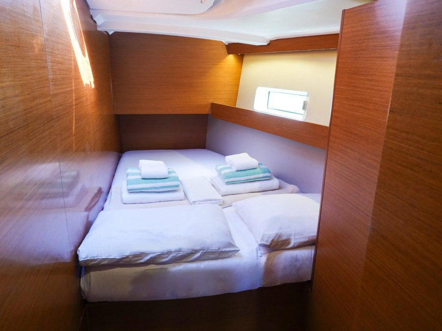 Sun Odyssey 490 - 4 + 1 cab. — photo 32