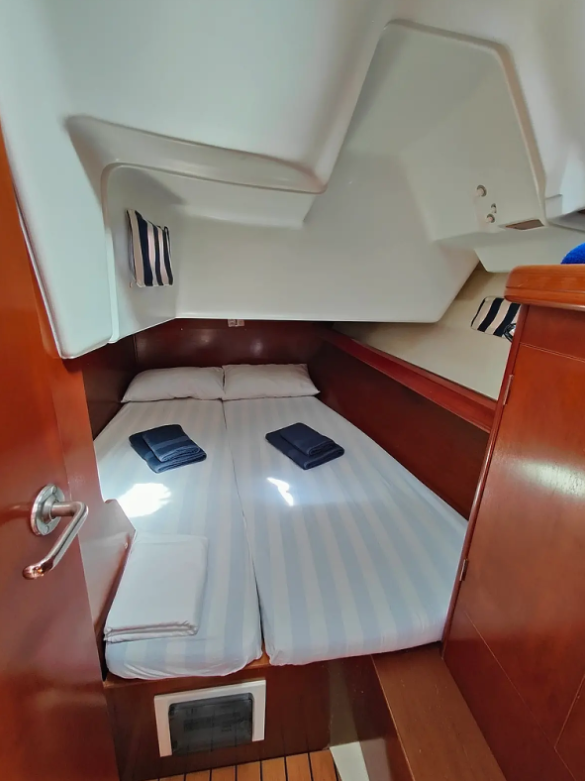 Photo #7 - Oceanis Clipper 393 (Crete) in Atene - 42785