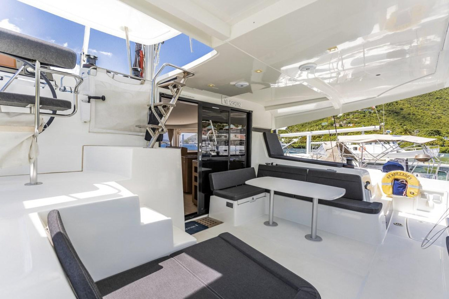 Fountaine Pajot Astrea 42 - 4 + 1 cab. — photo 12