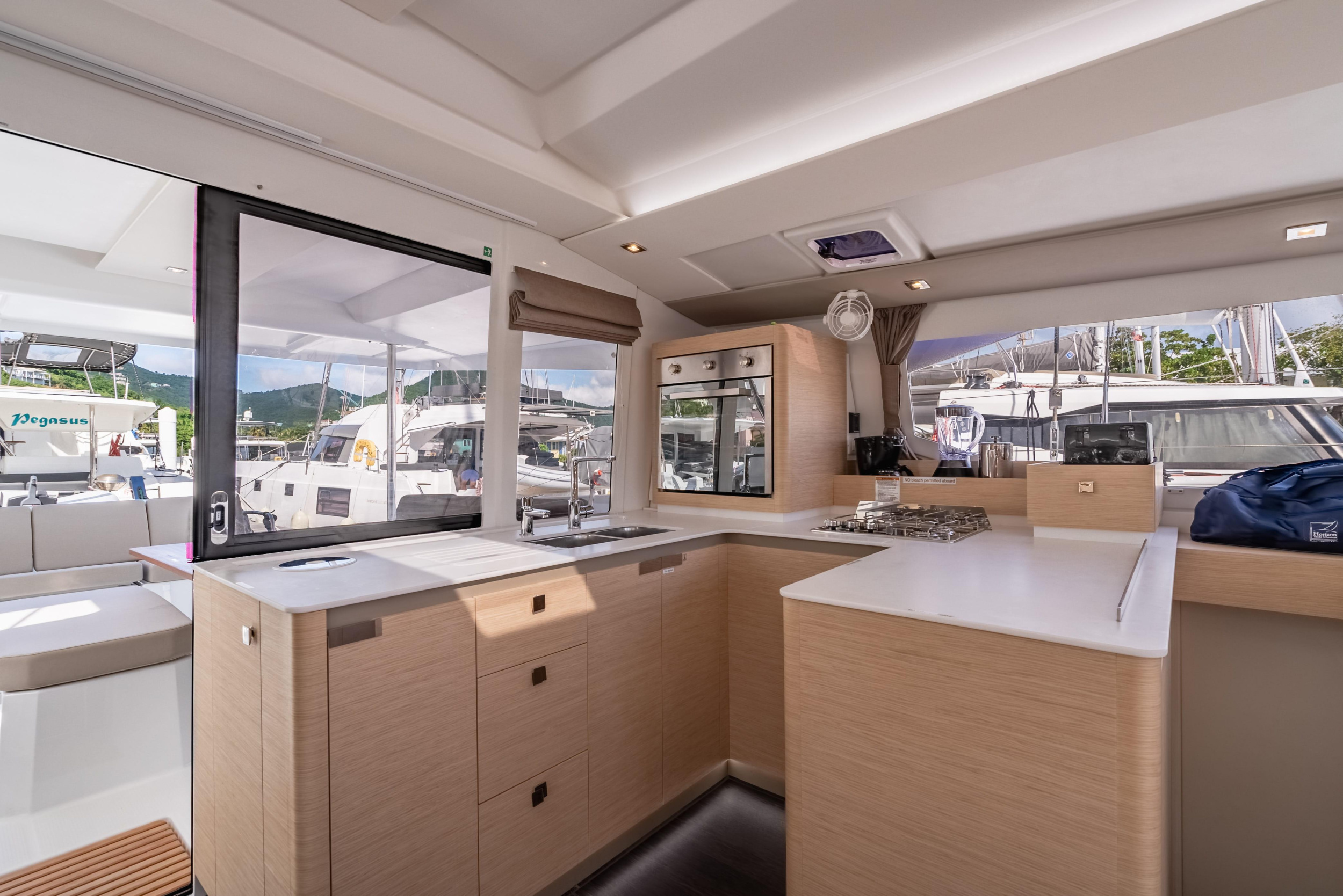 Fountaine Pajot Astrea 42 - 4 + 1 cab. — photo 20