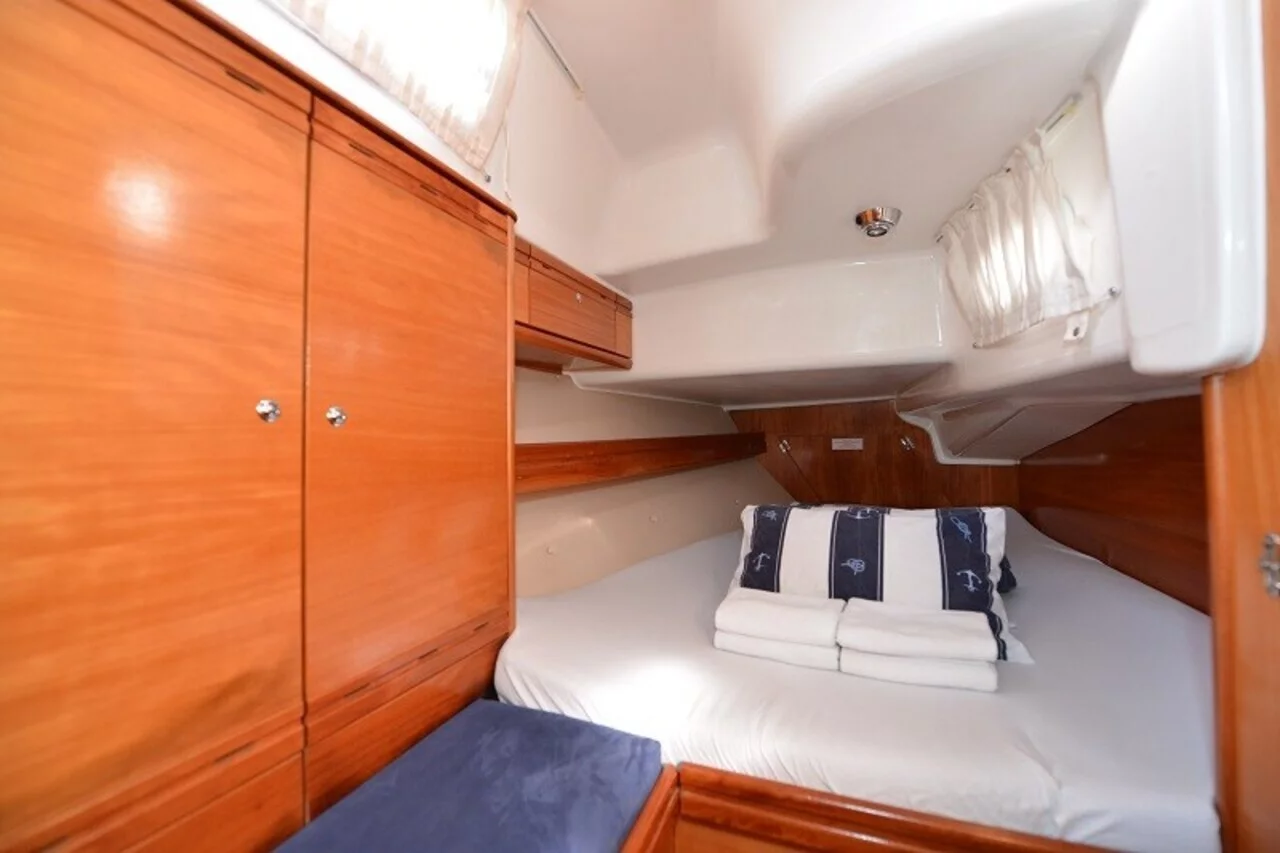 Bavaria 38 Cruiser (Enigma)  - 10