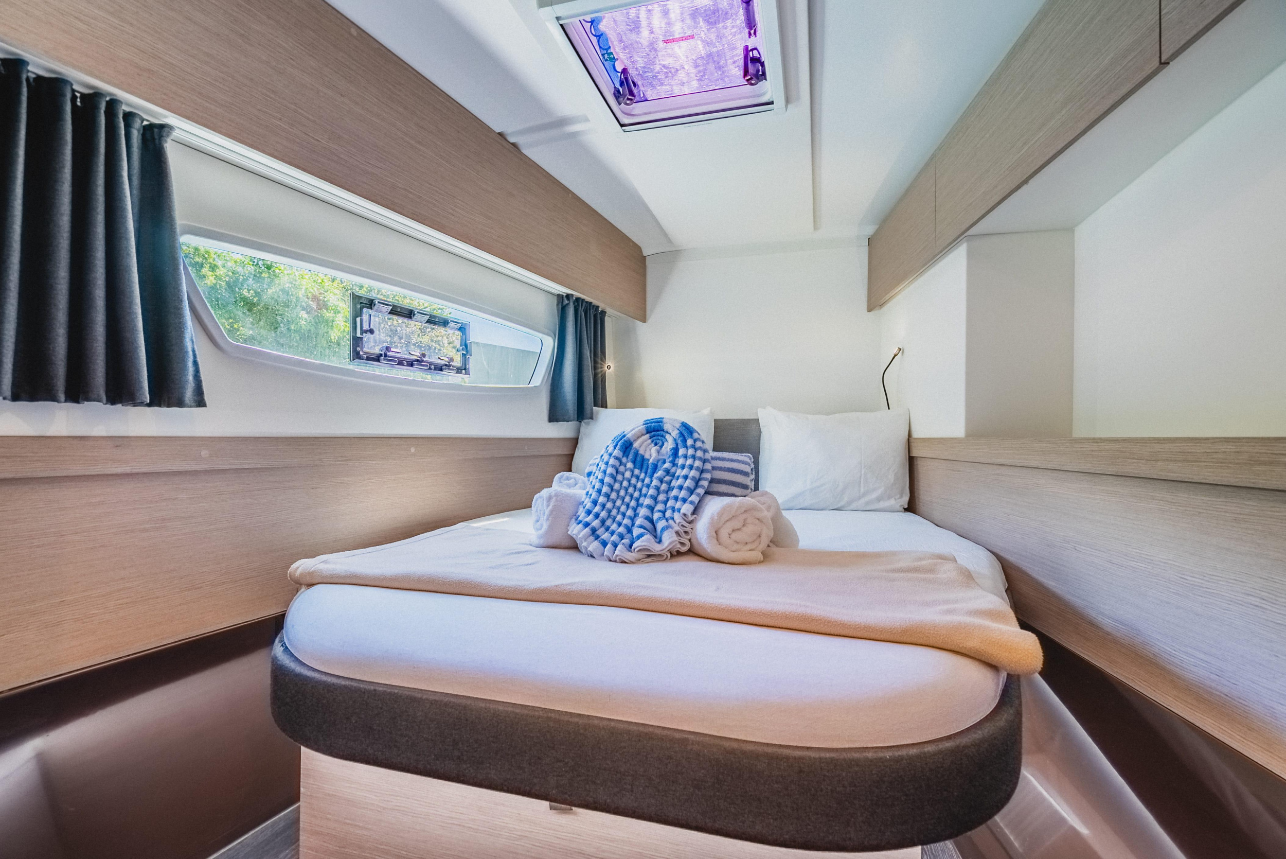 Fountaine Pajot Astrea 42 - 3 + 1 cab. — photo 25