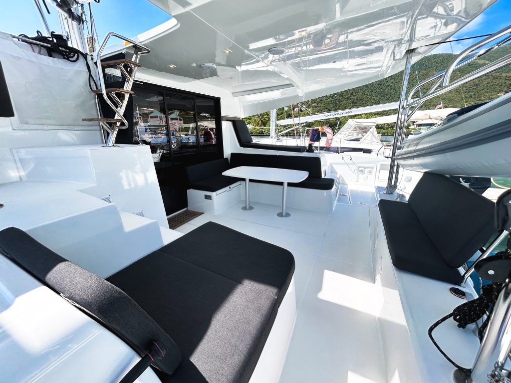 Photo #8 - Lagoon 42 OW - 3 + 1 cab. (Wanderlust) in Nanny Cay - 42799
