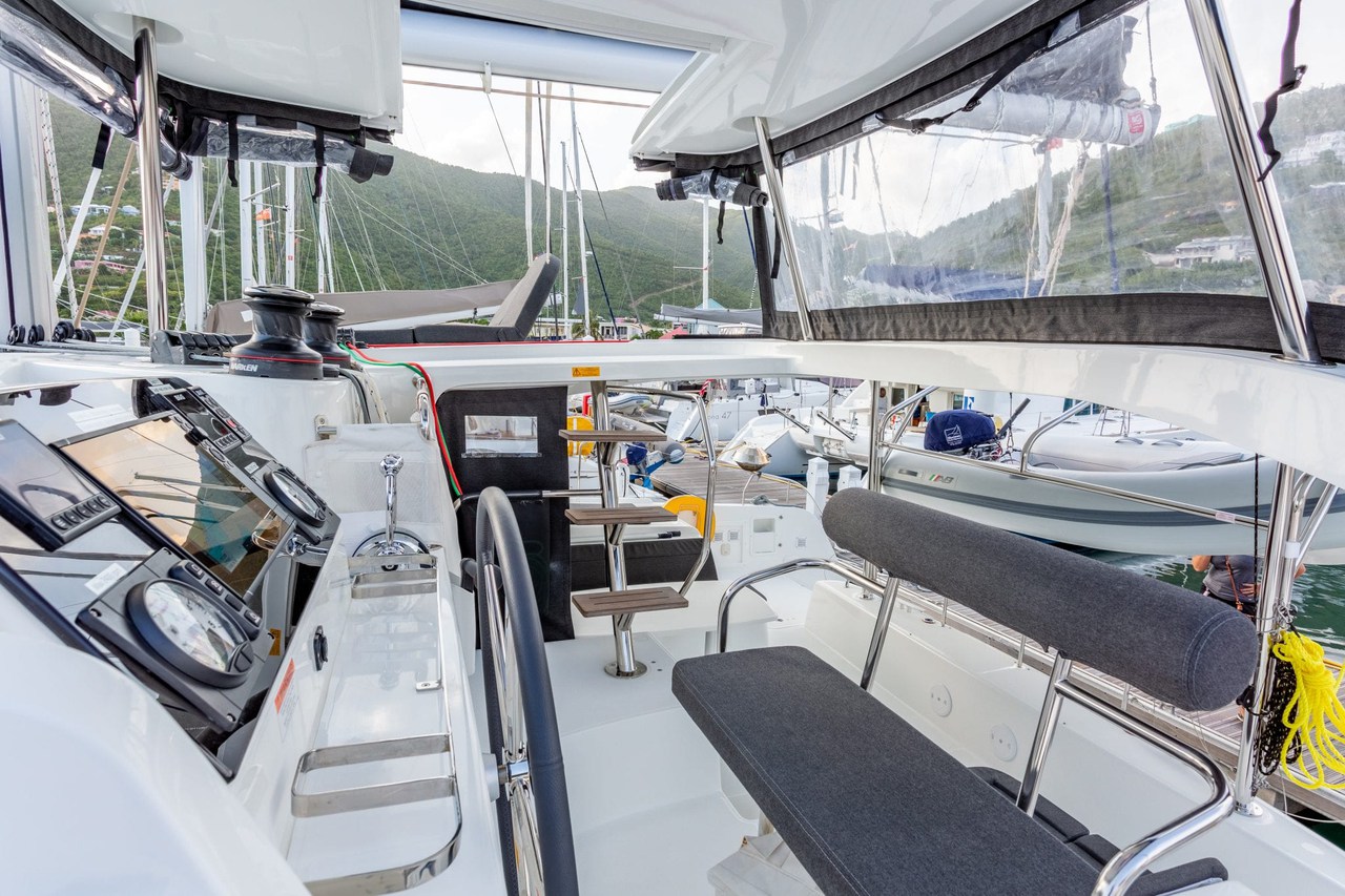 Photo #10 - Lagoon 42 - 4 + 2 cab. (Arctic Fantasy II) in Nanny Cay - 42800