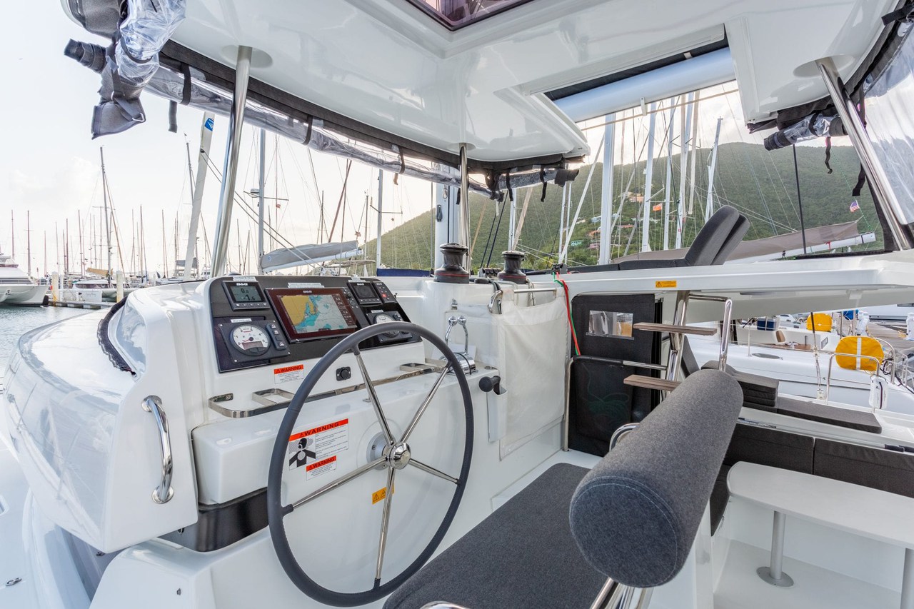 Lagoon 42 - 4 + 2 cab. — photo 16
