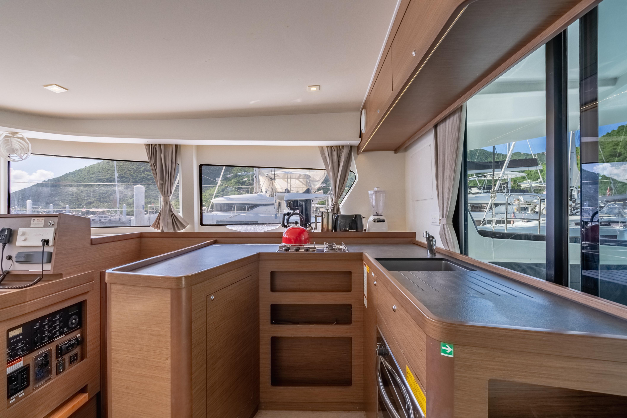 Lagoon 42 - 4 + 2 cab. — photo 21