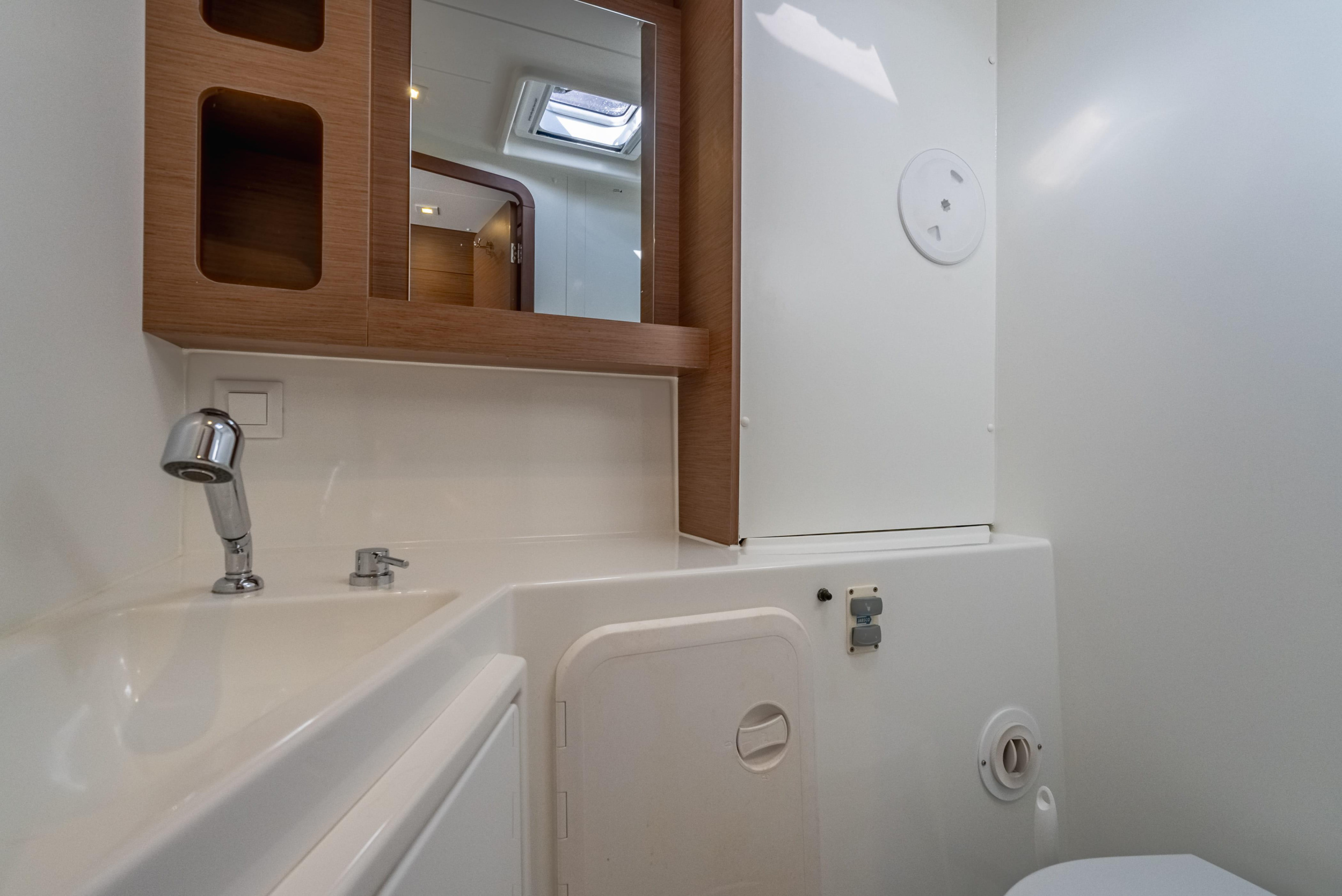 Lagoon 42 - 4 + 2 cab. — photo 30