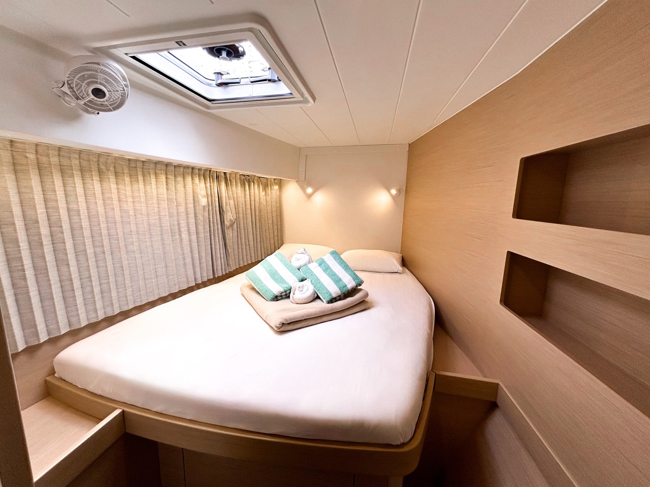 Photo #23 - Lagoon 42 OW (Casbah III) in Nanny Cay - 42801