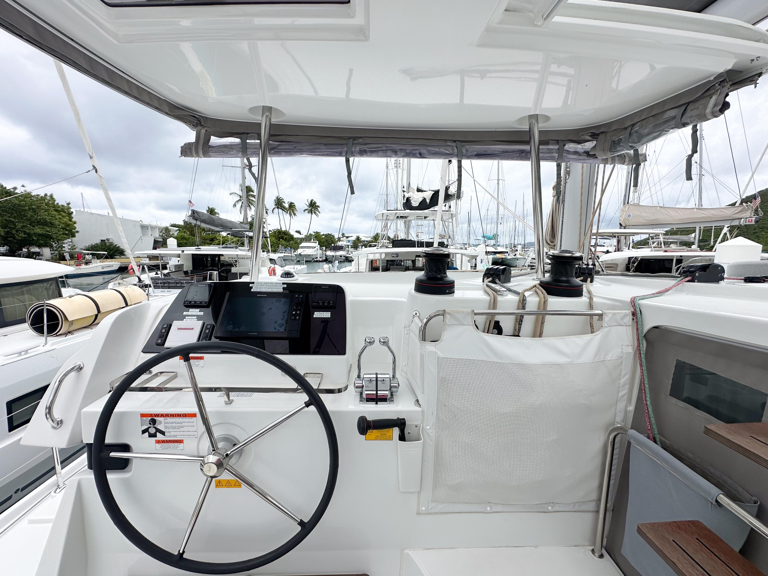 Photo #11 - Lagoon 42 - 4 + 1 cab. (Island Riff) en Nanny Cay - 42802