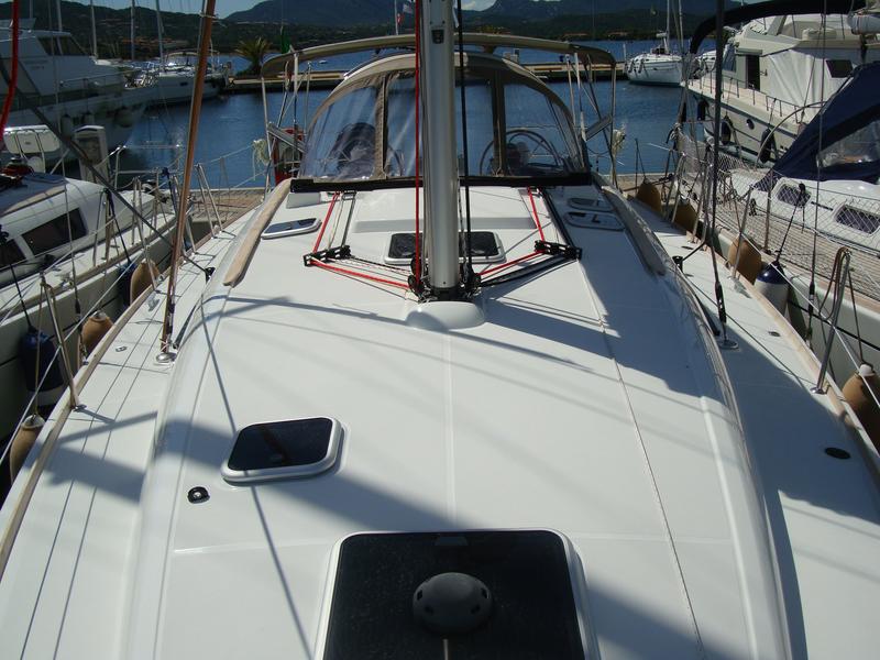 Photo #3 - Sun Odyssey 42i (Praha) in Portisco - 42848