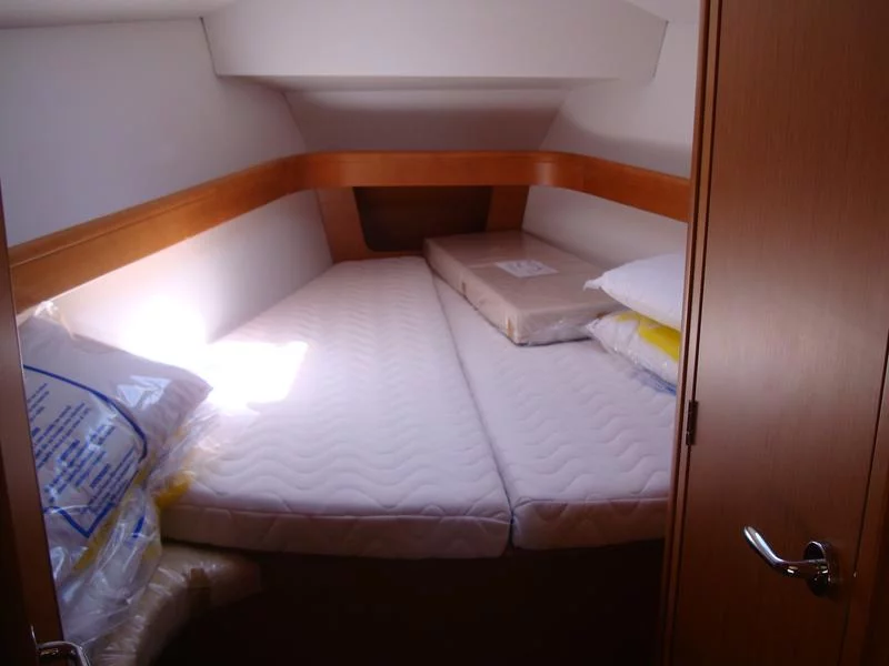 Sun Odyssey 42i (Praha)  - 5