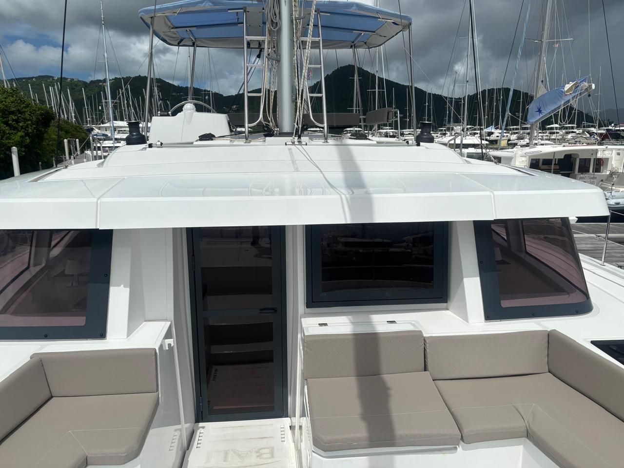 Photo #3 - Bali 4.8 - 5 cab. (Tooth Ferry) in Nanny Cay - 42911