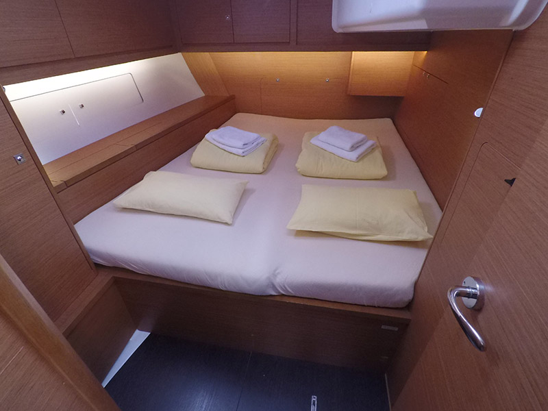 Dufour 470 - 4 cab. — photo 10