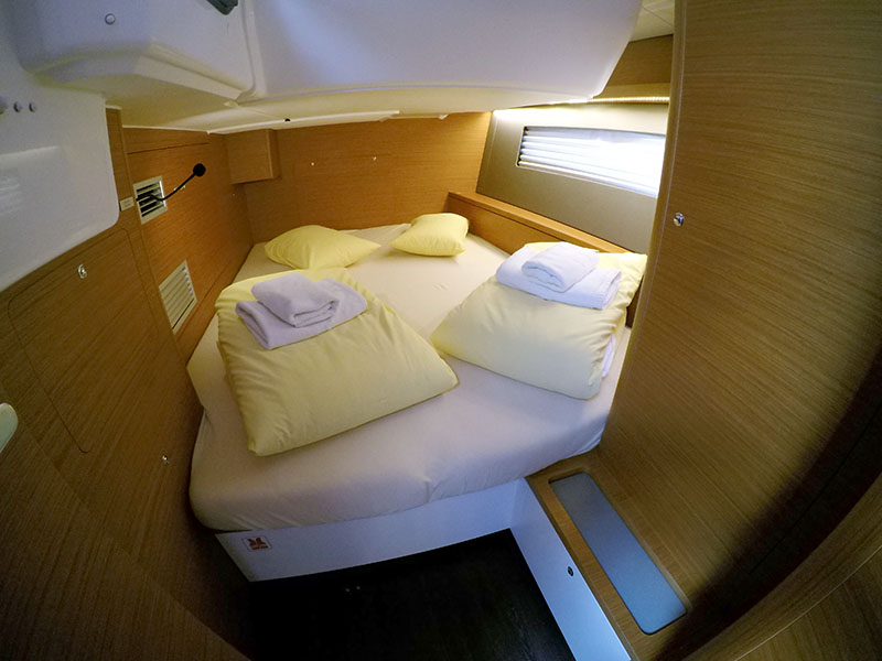 Dufour 44 - 3 cab. — photo 17