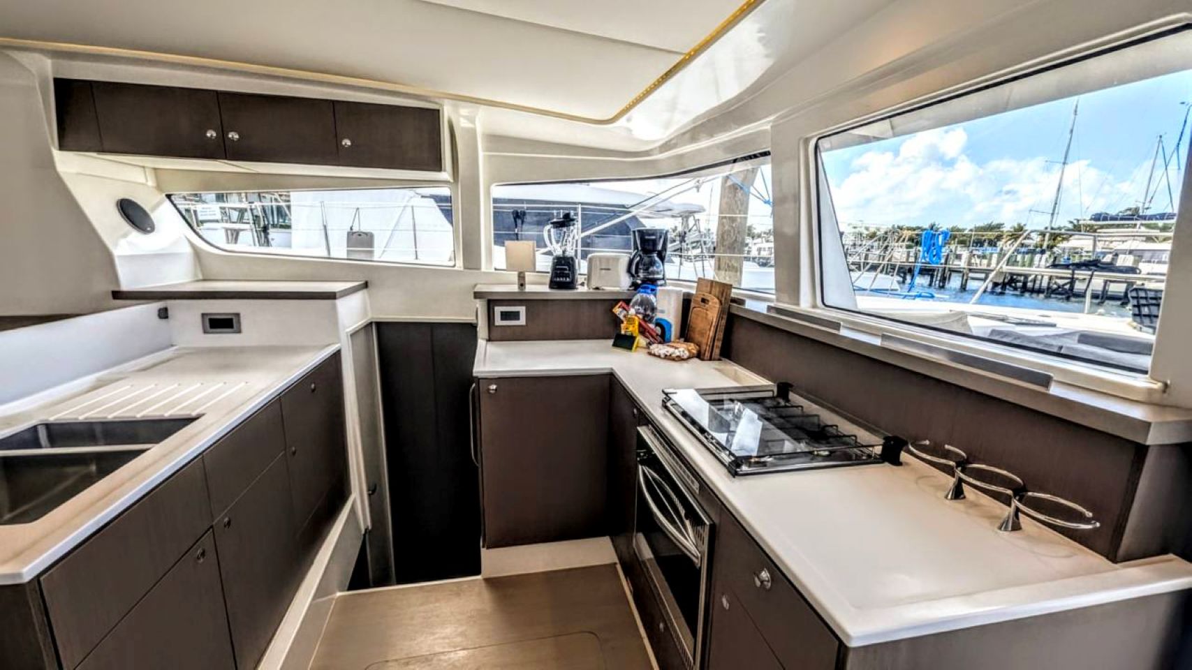 Lagoon 46 - 4 + 2 cab. — photo 9