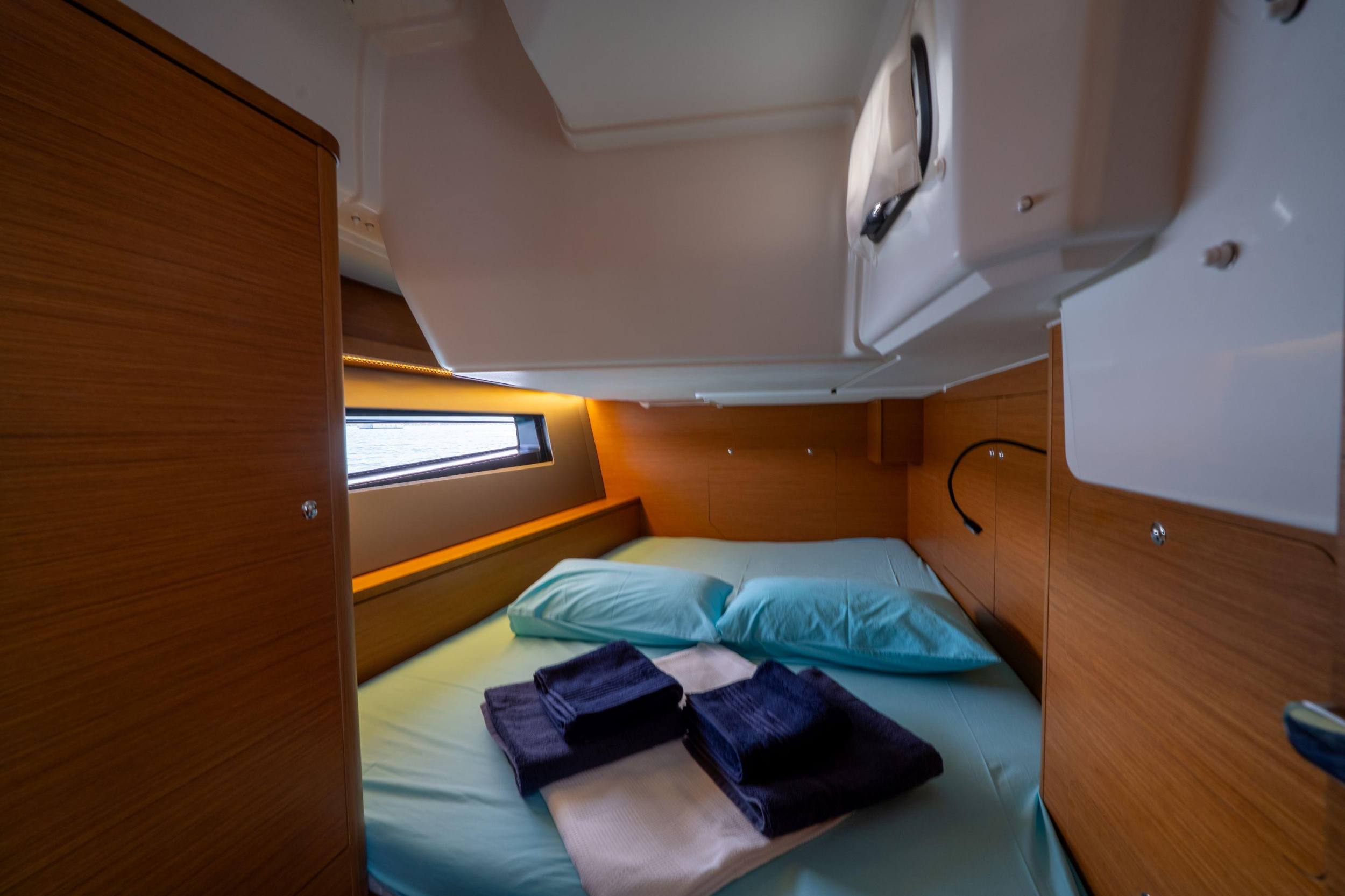 Dufour 44 - 4 cab — photo 9