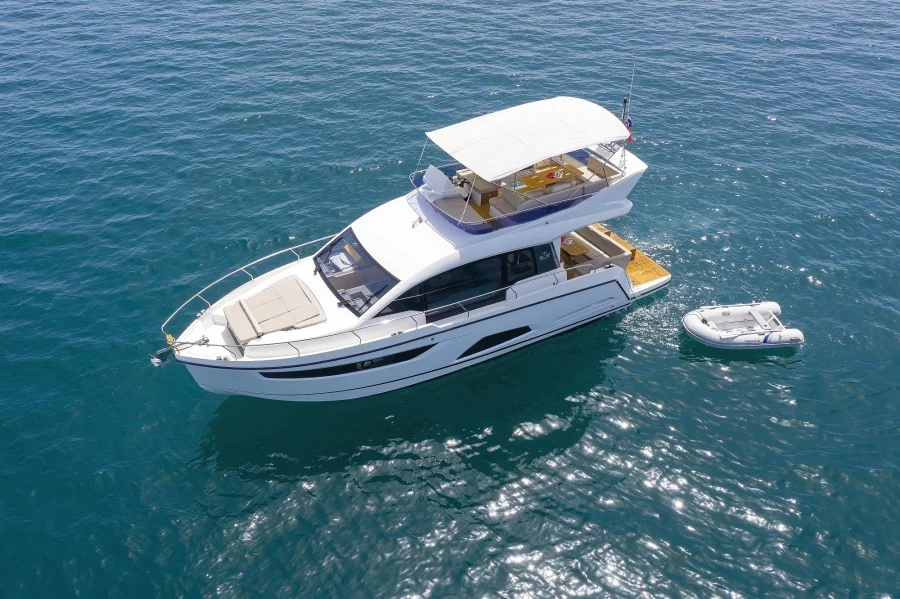 Sealine F430 (Liisa & Me)  - 2
