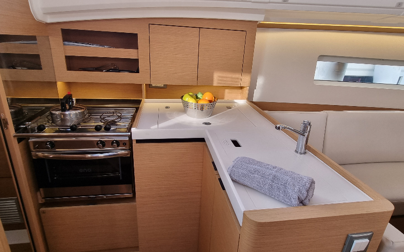 Photo #8 - Sun Odyssey 380 (Sunny) en Golfe Juan - 43271