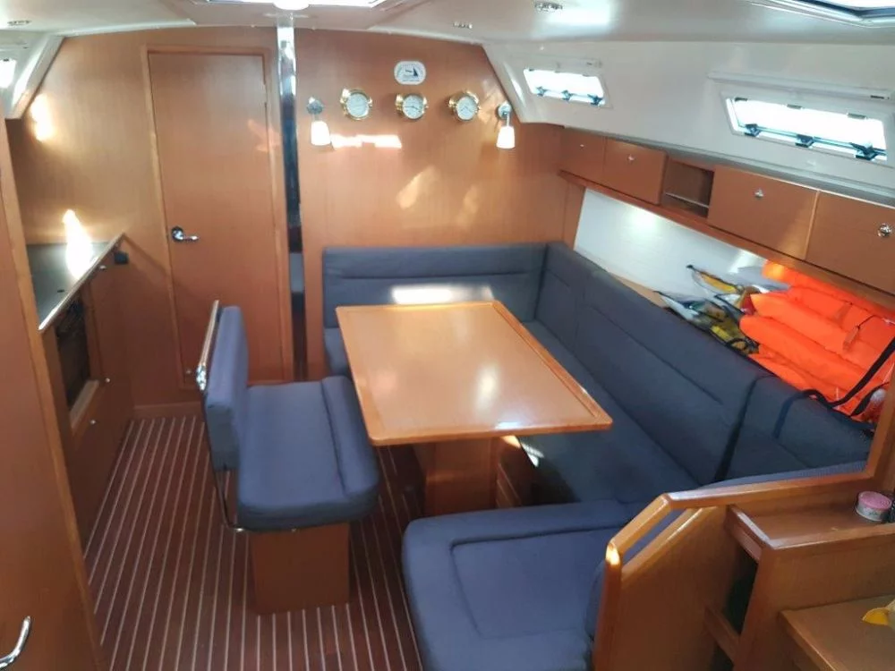 Bavaria Cruiser 40 (Lola)  - 8