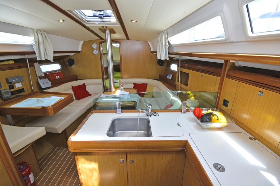 Photo #8 - Sun Odyssey 36i (Ismini) in Preveza - 43376