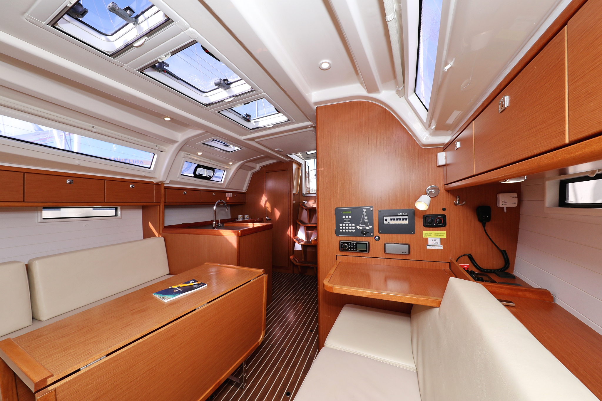 Photo #35 - Bavaria Cruiser 37 - 3 cab. (Sun Course) in Biograd - 43392