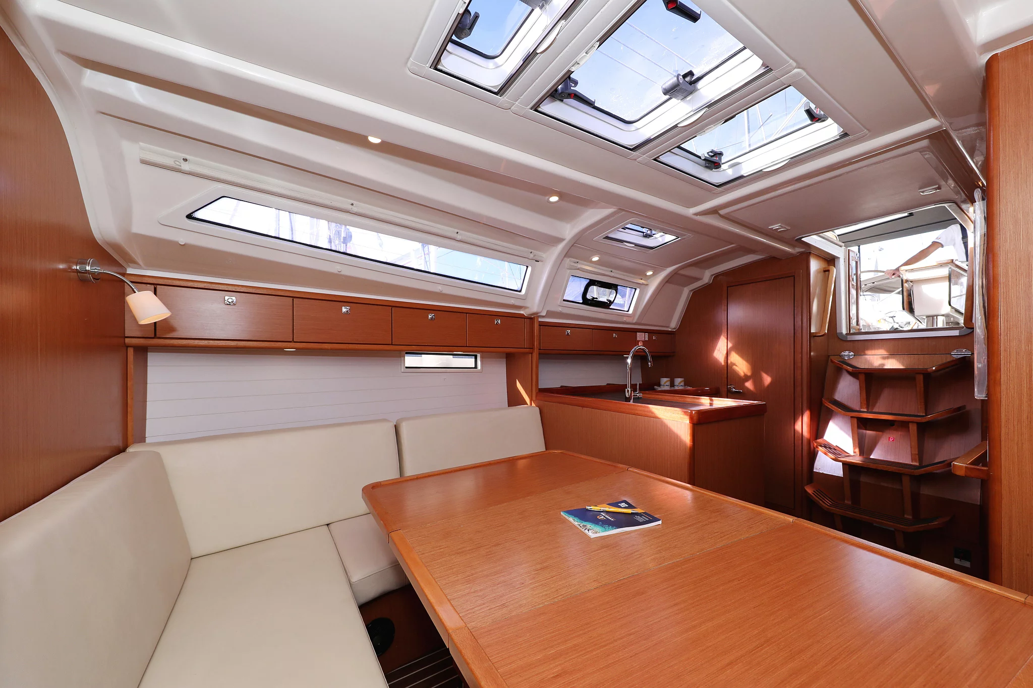 Bavaria Cruiser 37 - 3 cab. (Sun Course)  - 35
