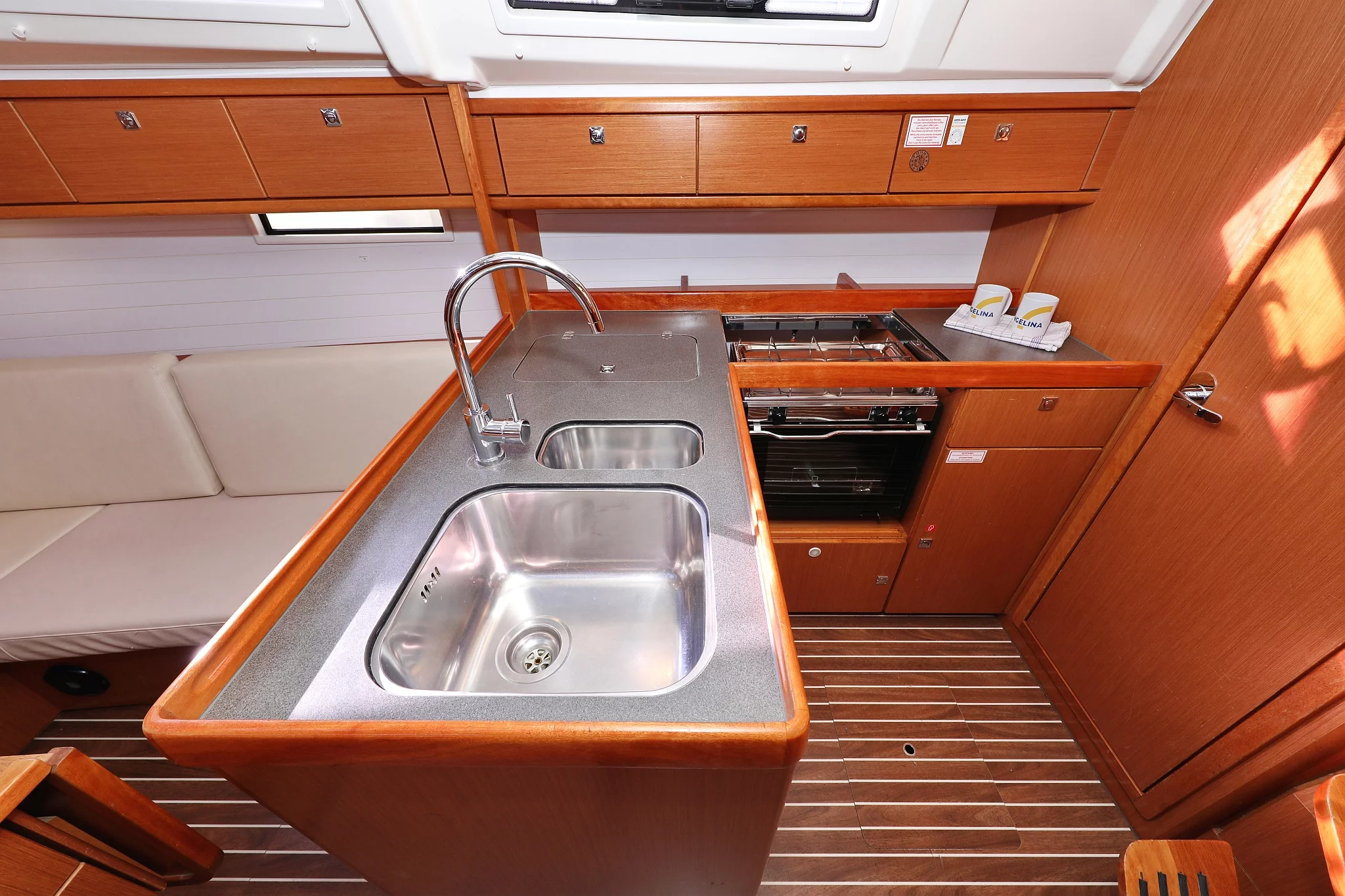 Bavaria Cruiser 37 - 3 cab. (Sun Course)  - 38