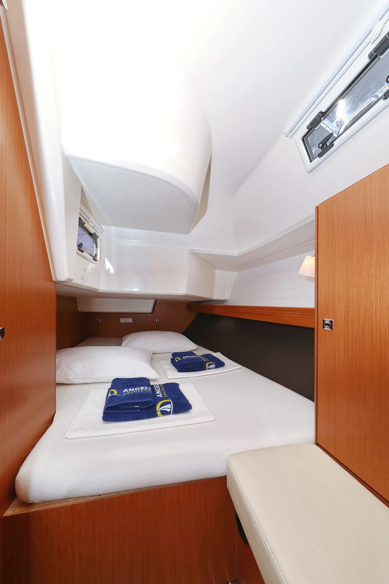 Bavaria Cruiser 37 - 3 cab. (Sun Course)  - 2