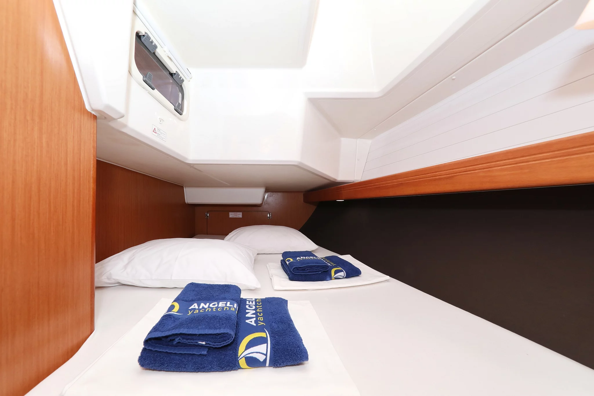 Bavaria Cruiser 37 - 3 cab. (Sun Course)  - 3