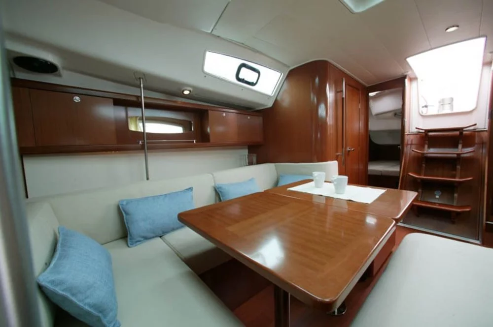 Oceanis 40 (Arietta)  - 2