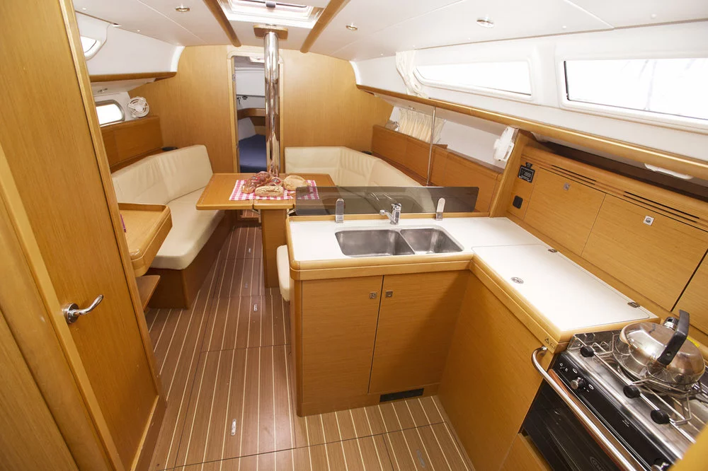 Sun Odyssey 36i (Izella)  - 6